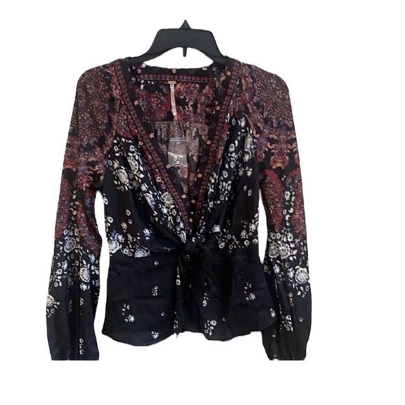 Free People NWT Run Free Tunic Top in Night Combo
Size XS - Picture 8 of 11